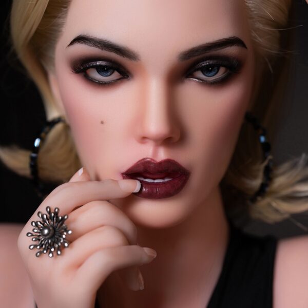 Zuri – Exotic and Energetic